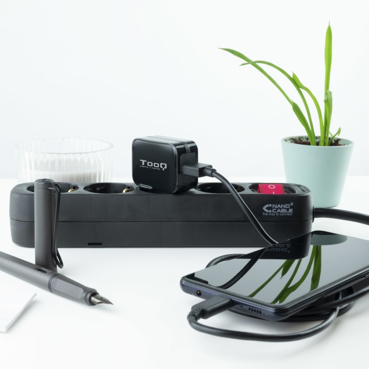 Cargador de Pared TooQ 12W 1USB-A 2.0 Negro (TQWC-1S01)