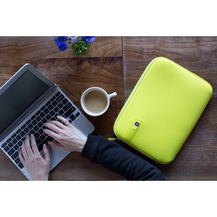 Funda CASE LOGIC 13.3" EVA MacBook Rosa (3203750)