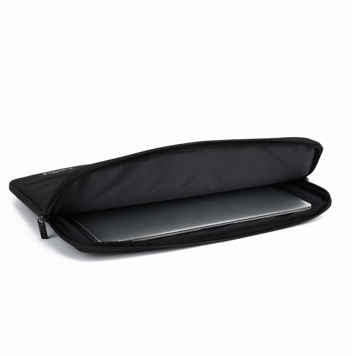 Funda CELLY Organizer 15.6" Negra (NOMADSLEEVE15BK)