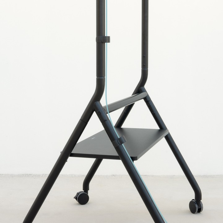 Soporte de Suelo TOOQ 37"-86" Negro (FS20206M-B)