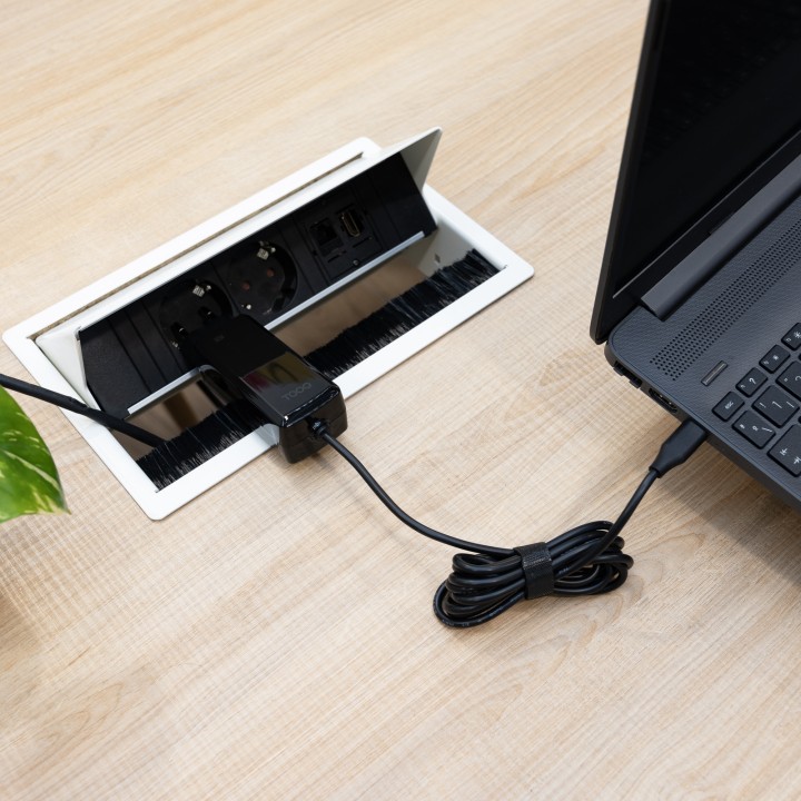 Cargador TooQ USB-C PD 90W Negro (TQLC-USBCGAN90PD-C)