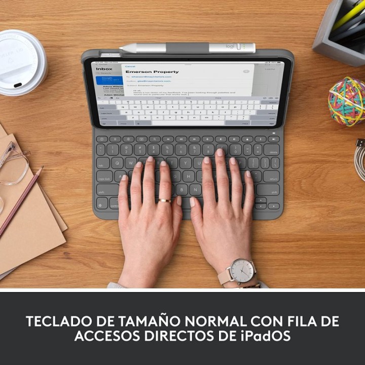 Logitech Slim Folio Funda Gris con Teclado para iPad 10th Generación