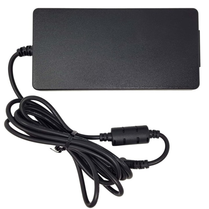 PcCom Essential Cargador PcCom Revolt 3050 iX-13500H