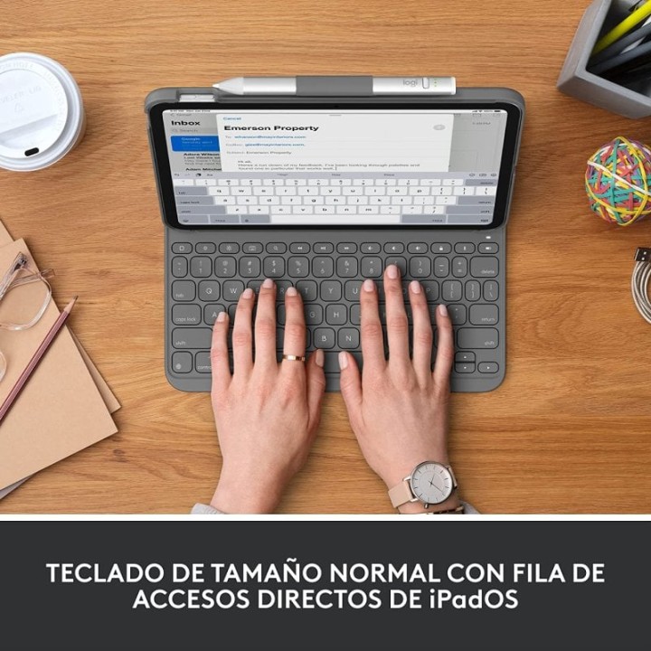 Logitech Slim Folio Funda Gris con Teclado para iPad 10th Generación