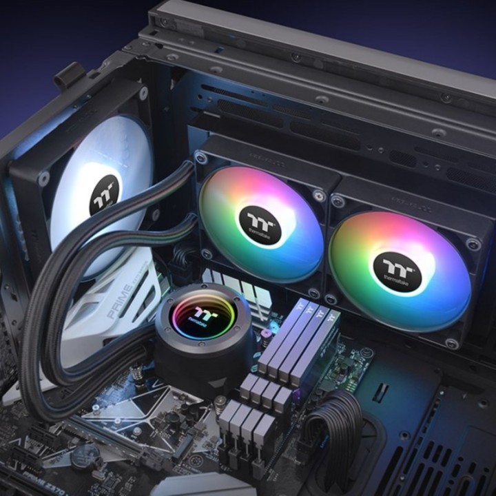 Thermaltake TH240 V2 ARGB Kit Refrigeración Líquida 240mm Negra