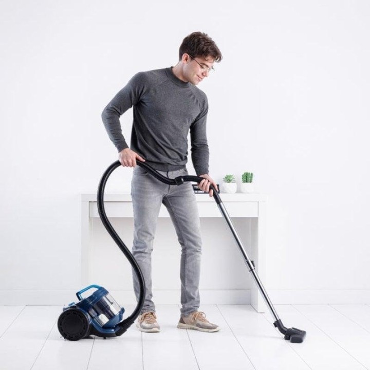 Aspiradora trineo sin bolsa Taurus Homeland Cyclone Animal 800W Filtro HEPA Mini Turbo Brush