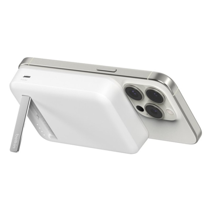 Batería externa Belkin BoostCharge Pro 10.000mAh Qi2 MagSafe soporte blanco