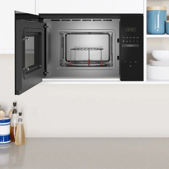 Balay 3CG5172N2 Microondas Integrable con Grill 20L 800W Cristal Negro