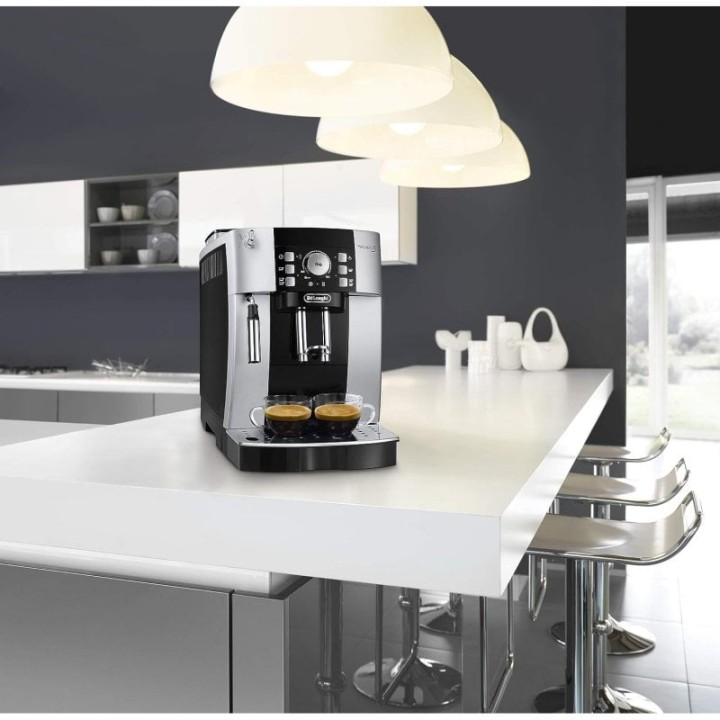 DeLonghi Magnifica S ECAM21.117.SB Cafetera Automática 15 Bares Plata