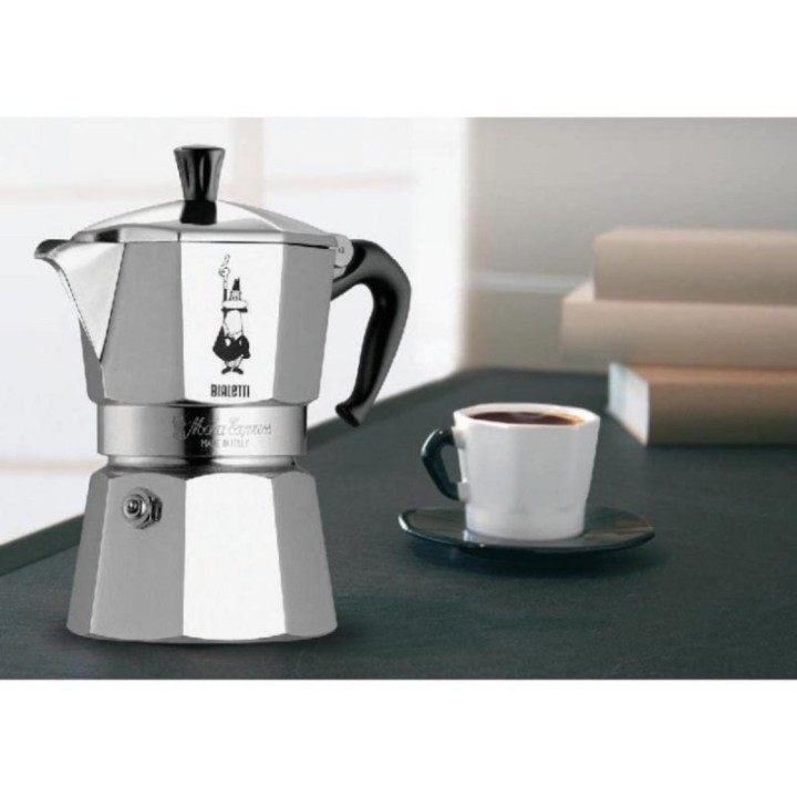 Cafetera Italiana Bialetti Moka Express 12 Tazas 0.775L Aluminio Plata Negro